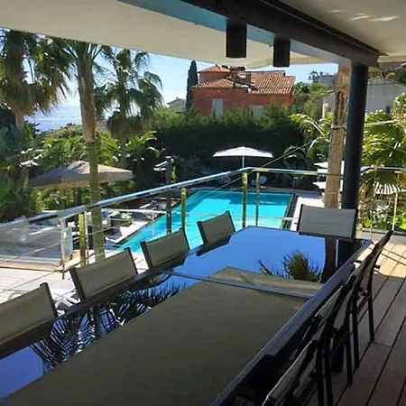 Golfe-juan Sleeps 12 Pool