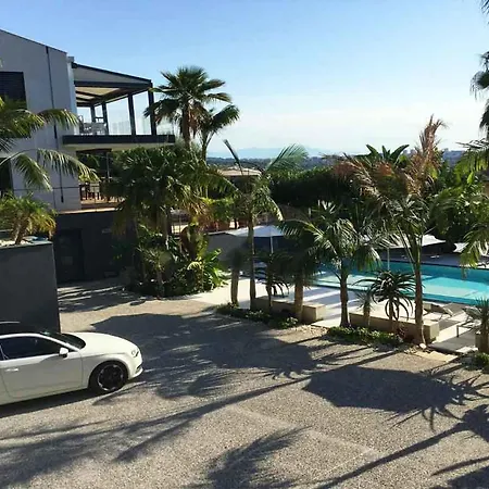 Golfe-juan Sleeps 12 Pool *