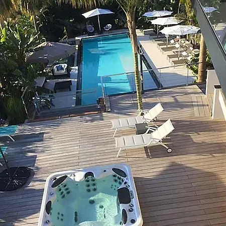 Casa vacanze Golfe-juan Sleeps 12 Pool